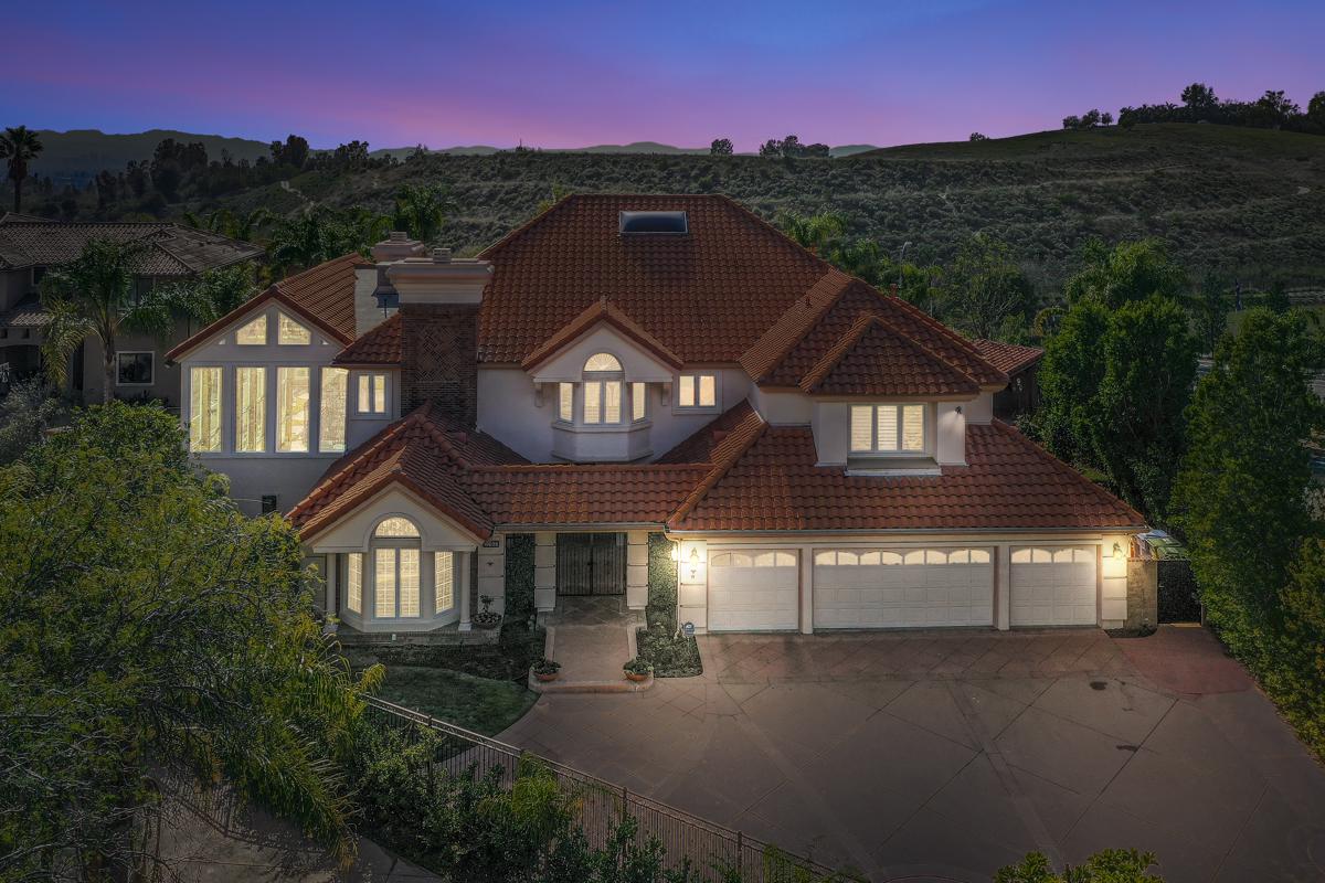 EXQUISITE GATED CHATSWORTH ESTATE California Luxury Homes Mansions