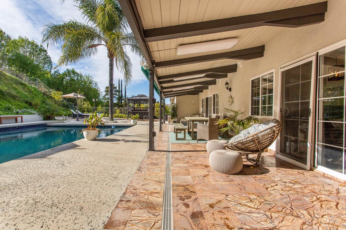 BEAUTIFUL SINGLE STORY POOL HOME California Luxury Homes Mansions