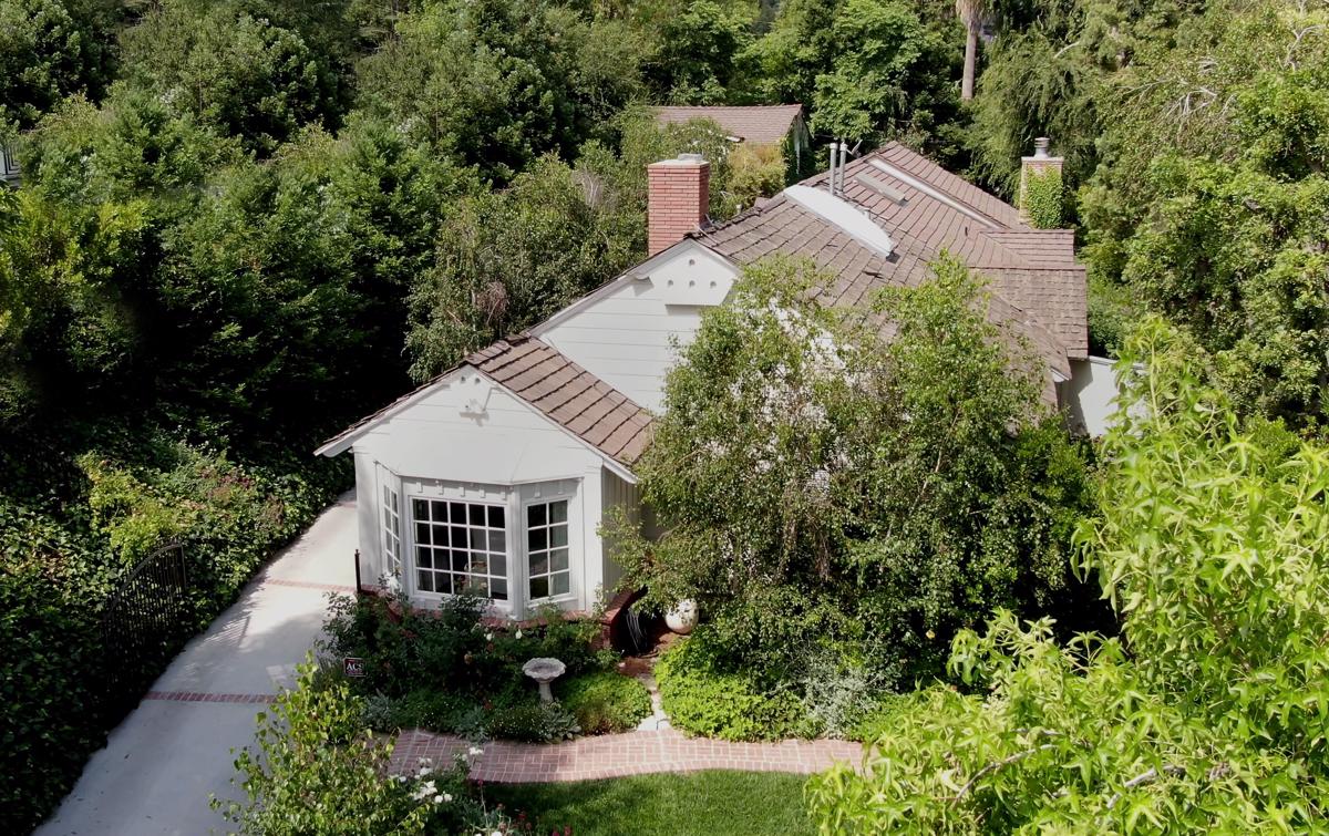 STUNNING SINGLE LEVEL WITH DESIGNER DETAILS THROUGHOUT