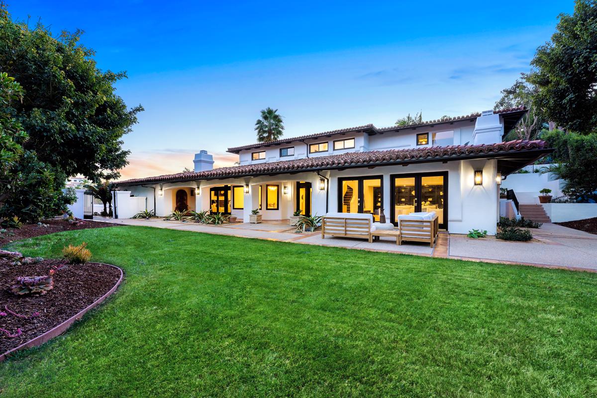 STUNNING GATED ESTATE