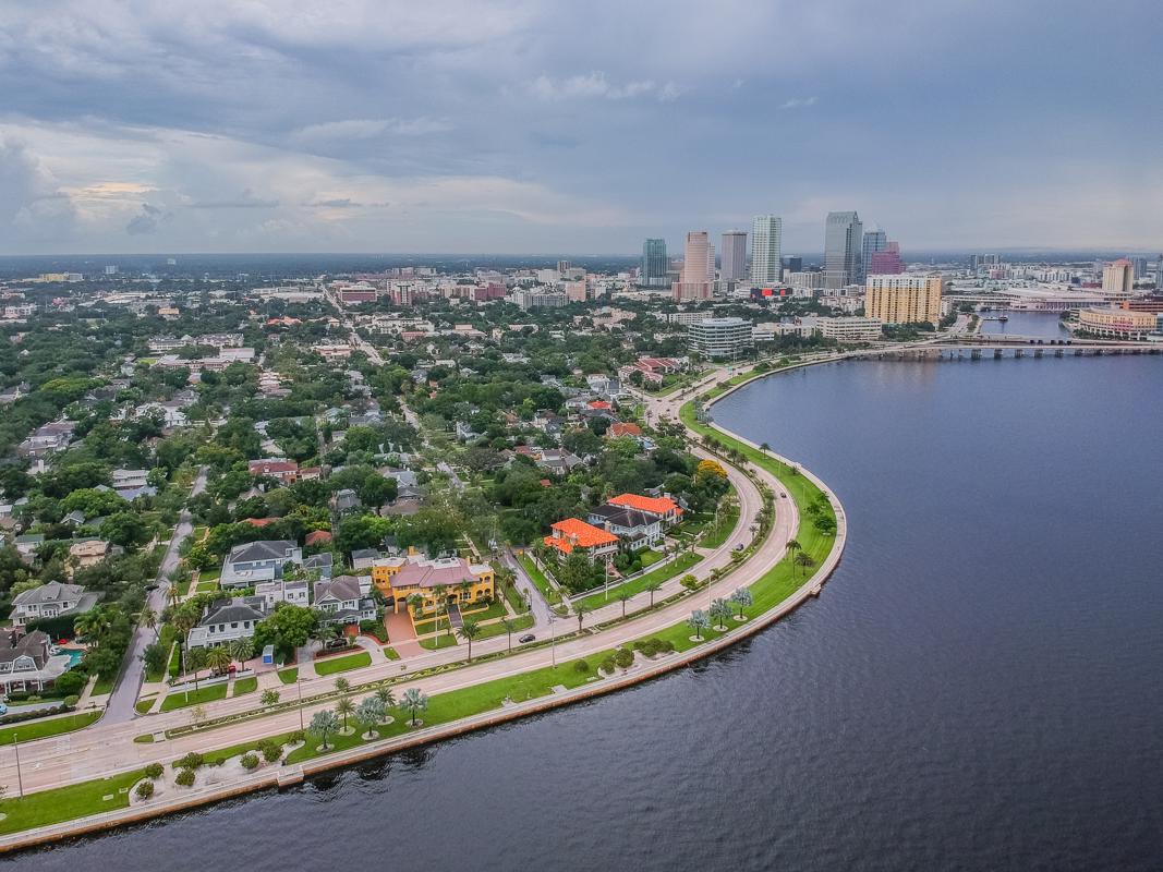 ESTATE HOME IN HISTORIC HYDE PARK OF FLORIDA Florida Luxury Homes
