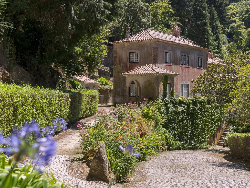 NINE BEDROOM PALACE IN SINTRA