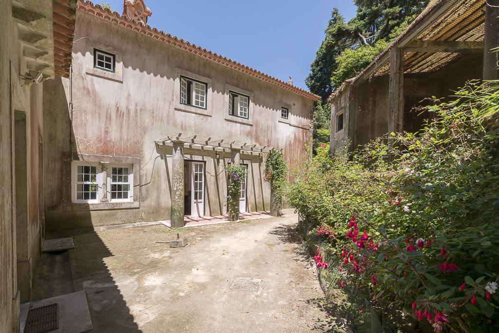 PALACE WITH 9 BEDROOMS IN SINTRA, NEAR PALÁCIO DA PENA Portugal