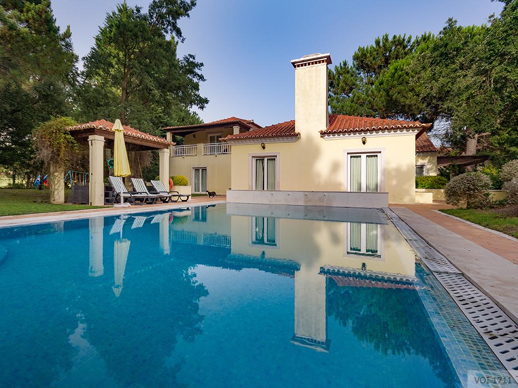 GOLF AND COUNTRY VILLA IN AZEITAO