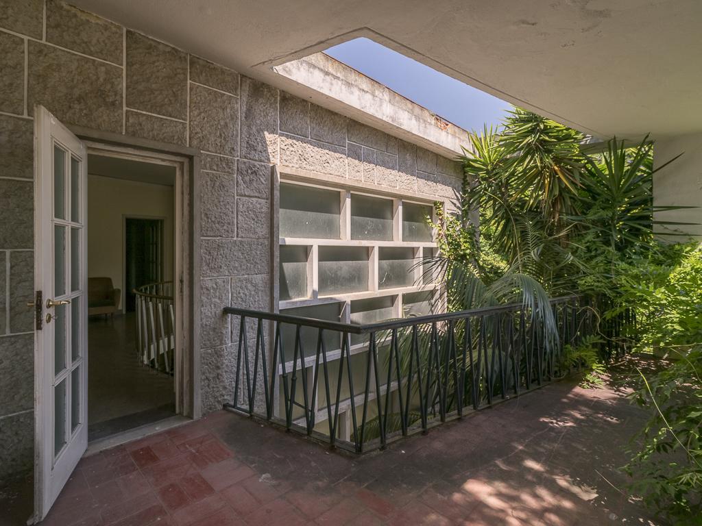 HOUSE IN THE EXCLUSIVE EMBASSY NEIGHBORHOOD IN LISBON Portugal Luxury