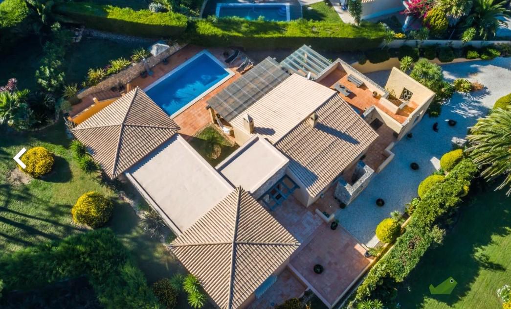 CHARMING FIVE BEDROOM VILLA IN SINTRA