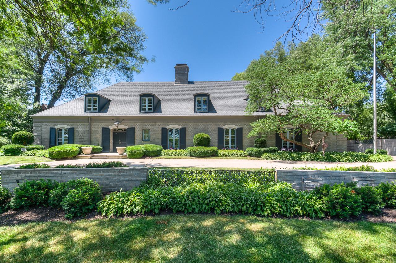 THIS LOVELAND AREA GEM IS MOVEIN READY Nebraska Luxury Homes