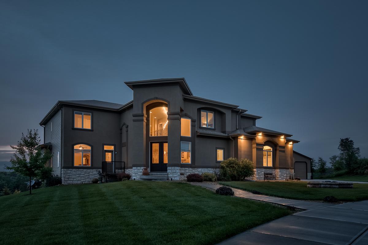 Omaha Luxury Homes and Omaha Luxury Real Estate Property Search