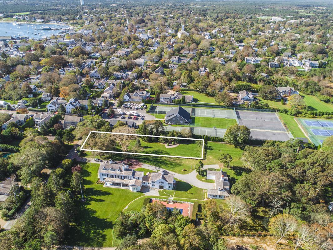 PREMIER PARCEL ON PEASES POINT WAY