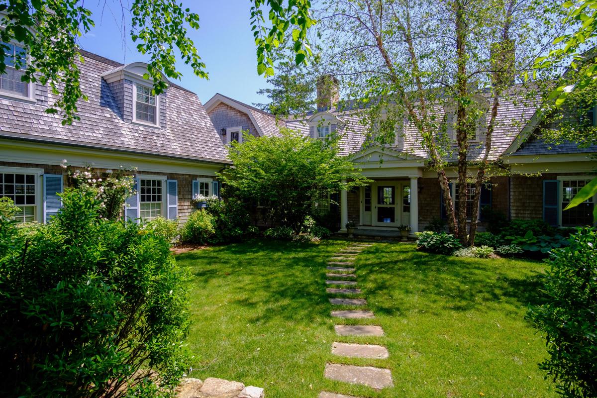 Martha's Vineyard Luxury Homes and Martha's Vineyard Luxury Real Estate