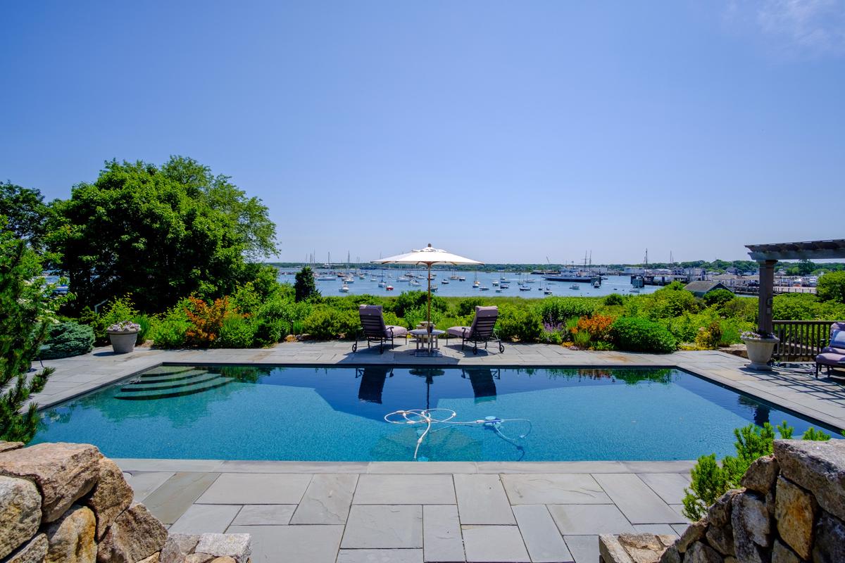 Martha's Vineyard Luxury Homes and Martha's Vineyard Luxury Real Estate