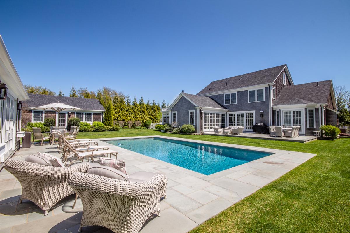EDGARTOWN VILLAGE COMPOUND