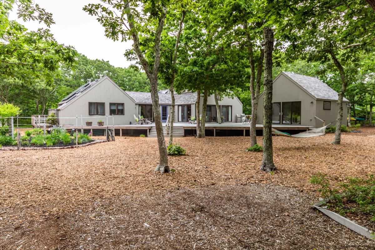 A CUSTOM FOUR BEDROOM CHAPPAQUIDDICK HOME Massachusetts Luxury Homes