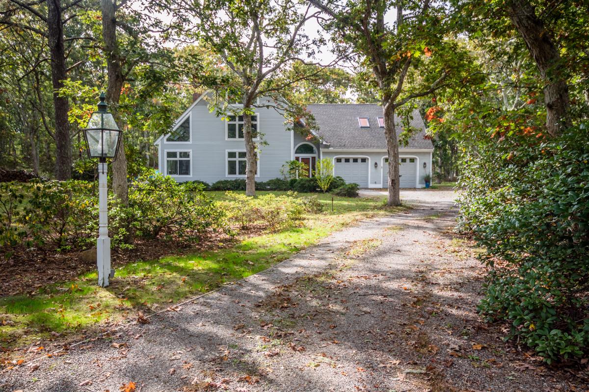 SPACIOUS AND OPEN CONTEMPORARY HOME