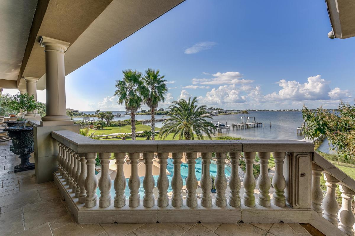 PENSACOLA BEACH SOUND FRONT LIVING Florida Luxury Homes Mansions