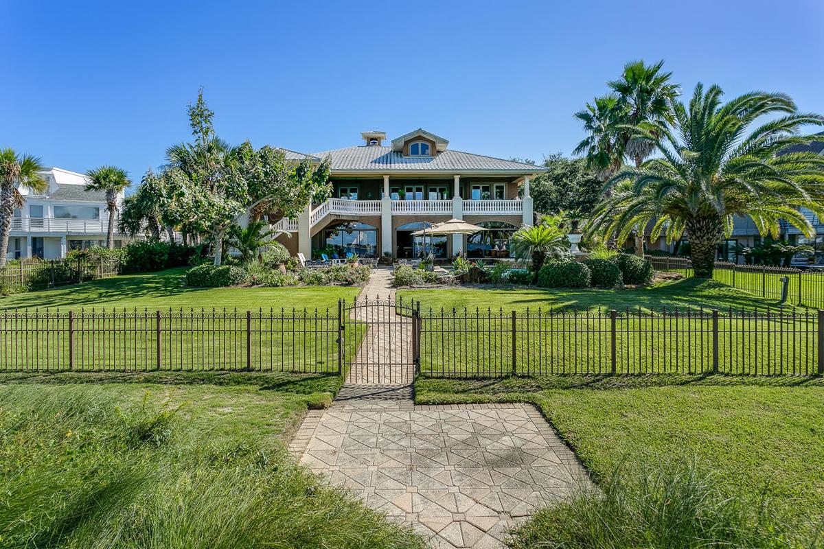 PENSACOLA BEACH SOUND FRONT LIVING Florida Luxury Homes Mansions