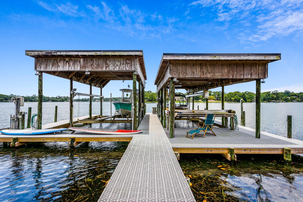 150 FEET ON BAYOU TEXAR WITH GULF OF MEXICO ACCESS Florida Luxury