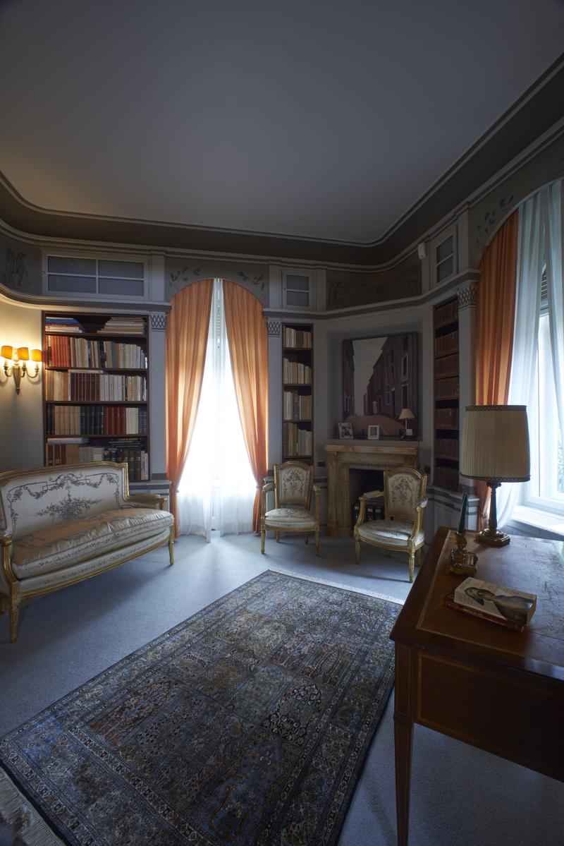 在制表城的心脏地带的豪宅 luxury homes