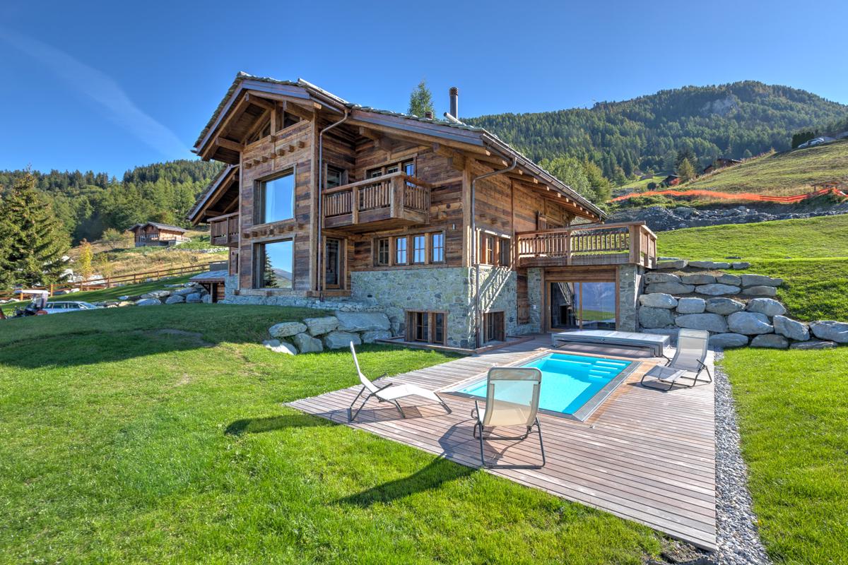 SUPERB CHALET ON THE NENDAZ SKI SLOPES