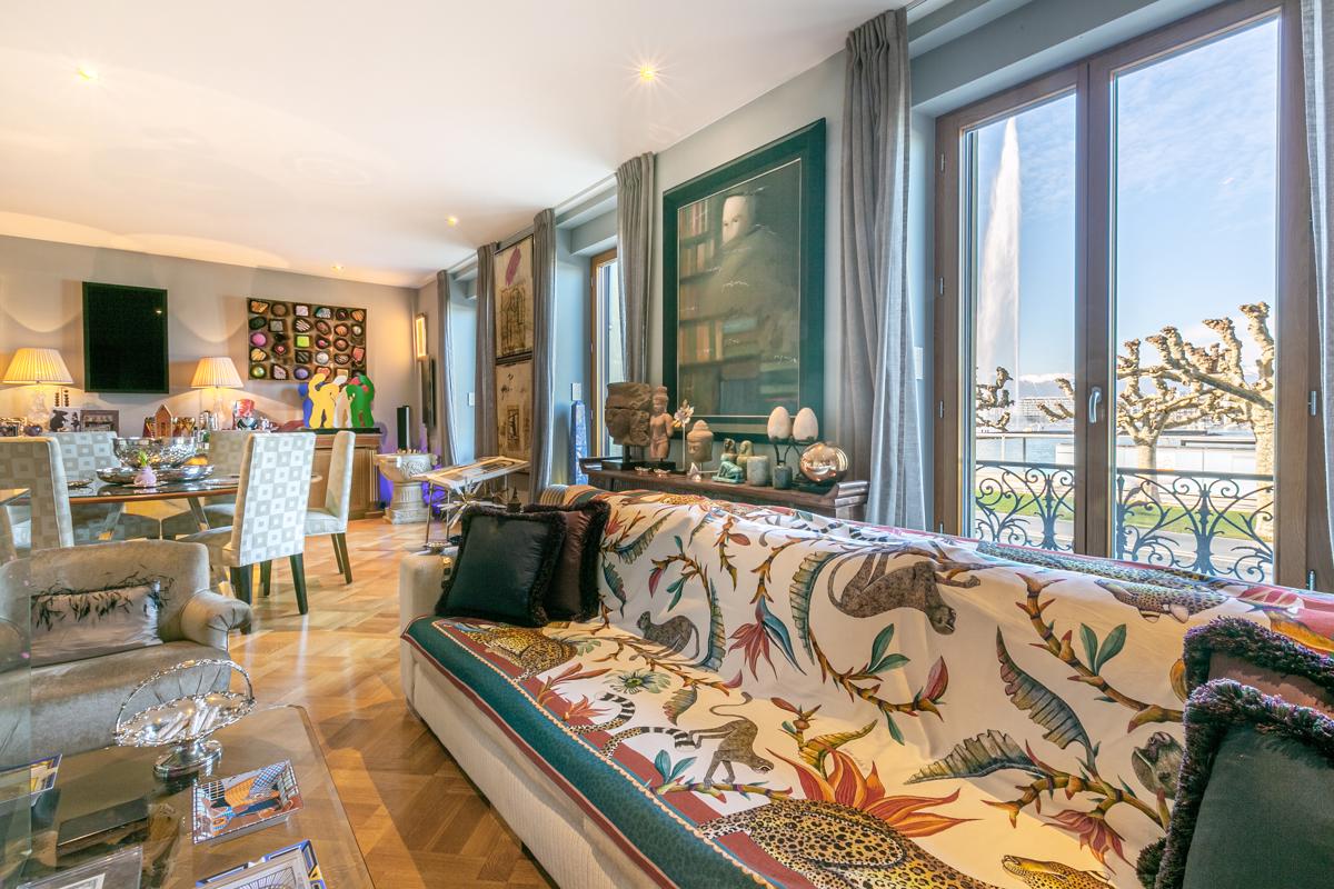 RARE APARTMENT FACING THE FAMOUS 'JET D’EAU'